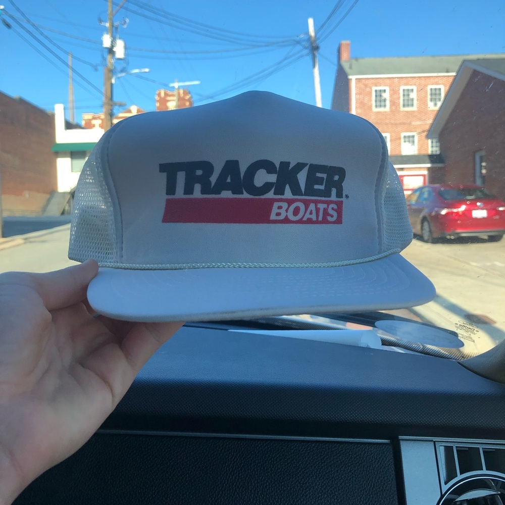Vintage tracker boat hat trucker style. White with net on bill